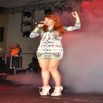 Hande yener sur yala.fm